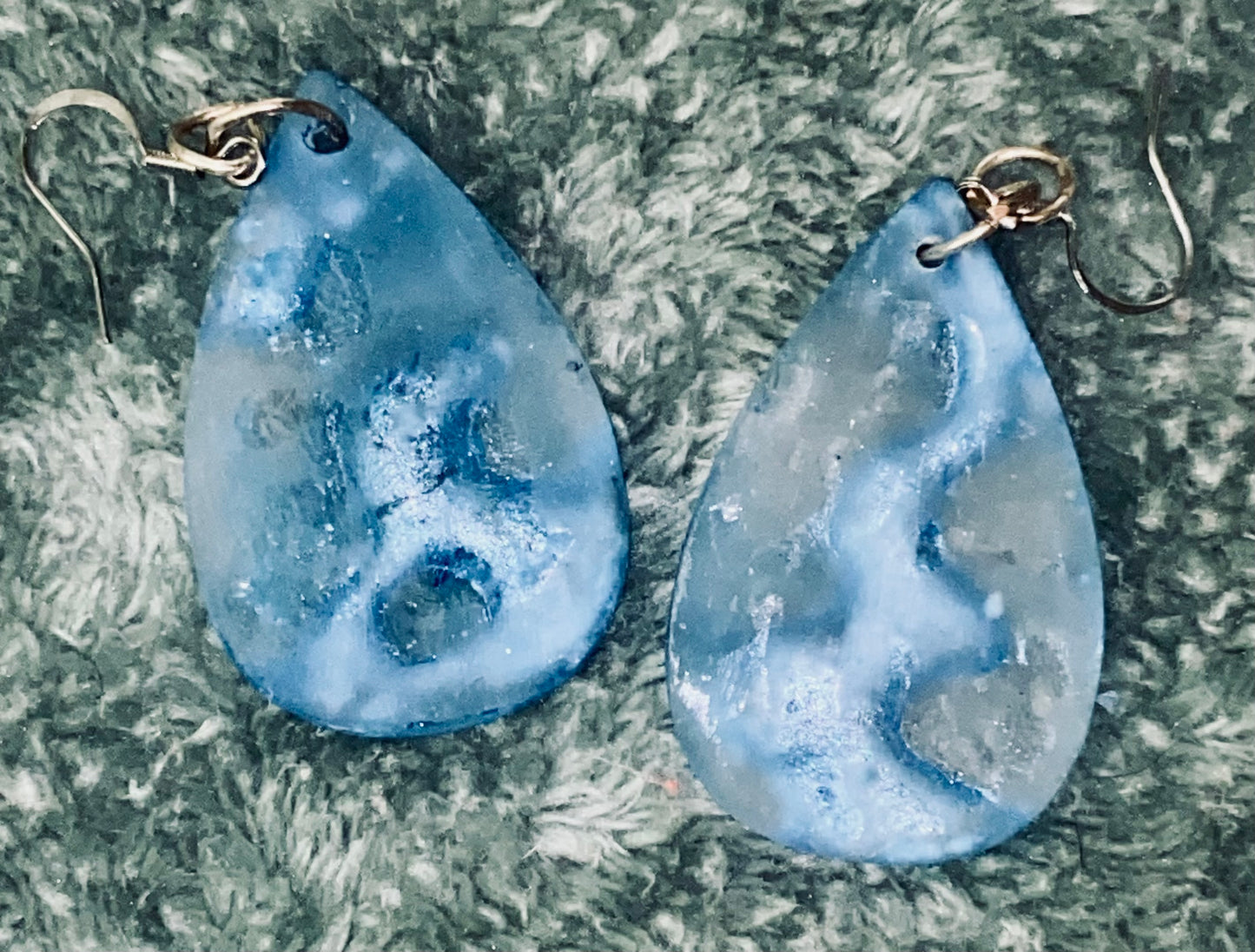 Funky Resin Earrings Bluish-Silver
