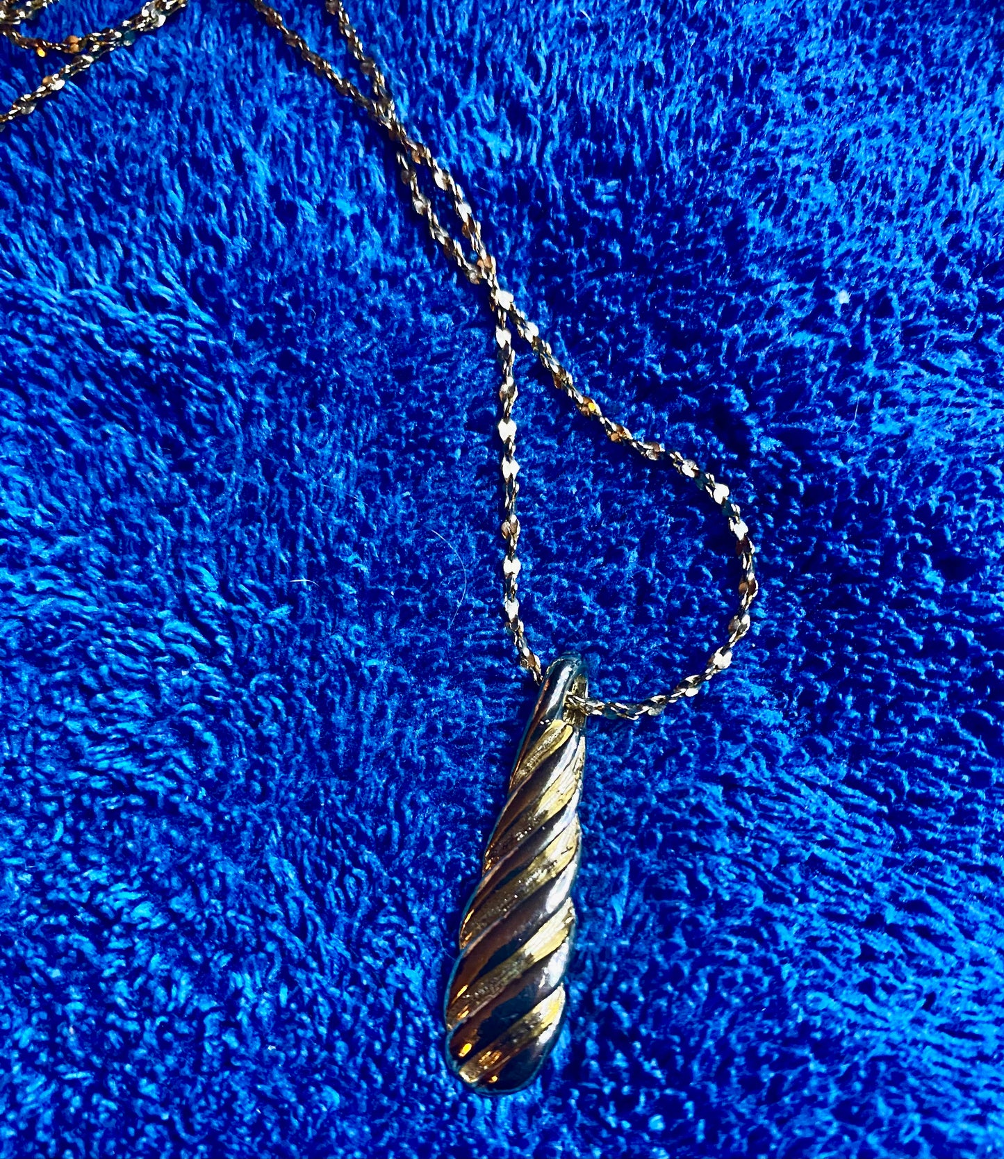 Gold colored Vintage Necklace