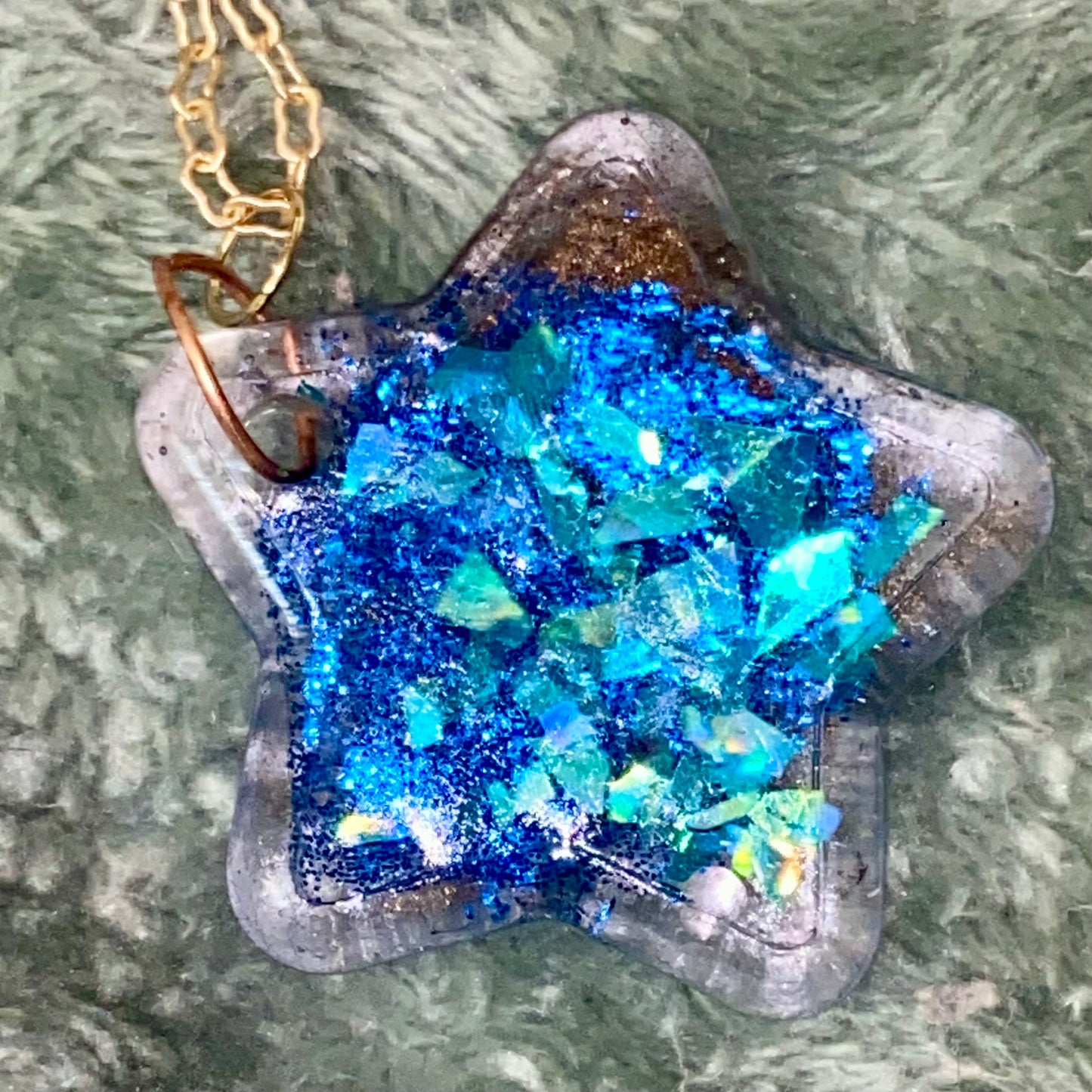 Bronze & Glittery Blue Star Pendant w/22K Gold Plated Chain ⭐️