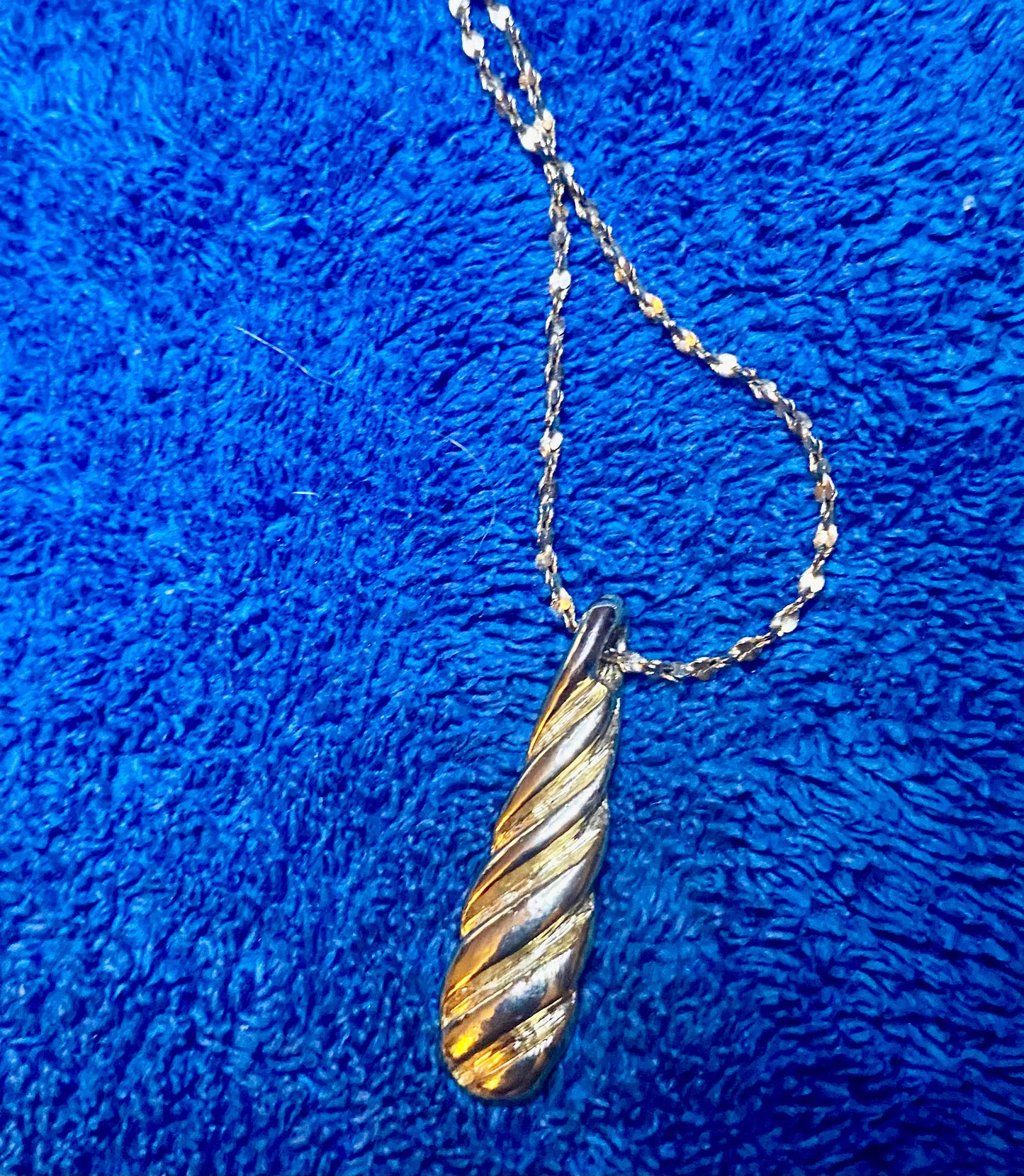 Gold colored Vintage Necklace