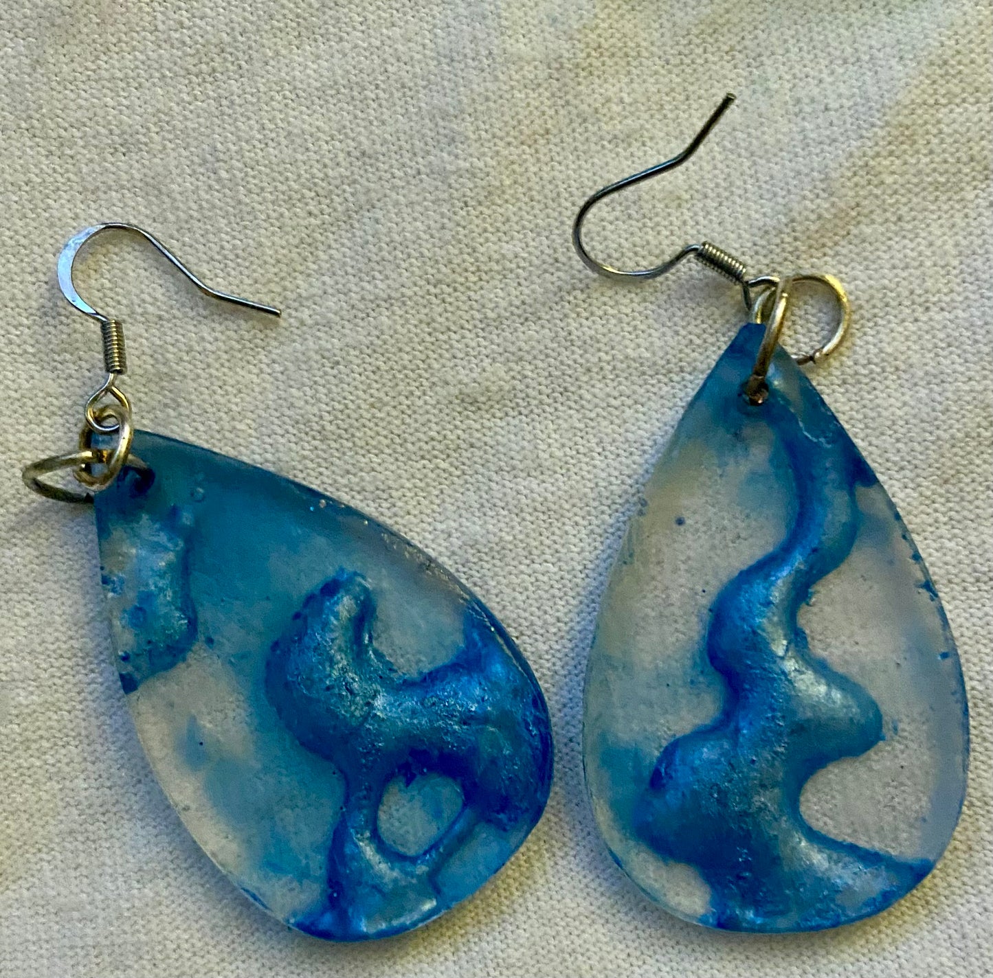 Funky Resin Earrings Bluish-Silver
