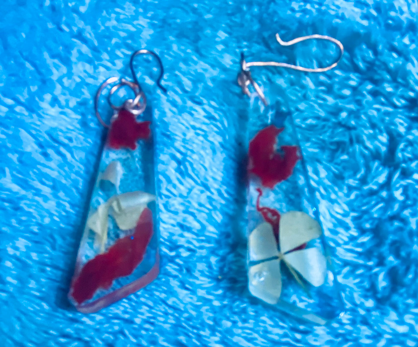 Gorgeous Resin Wire Earrings