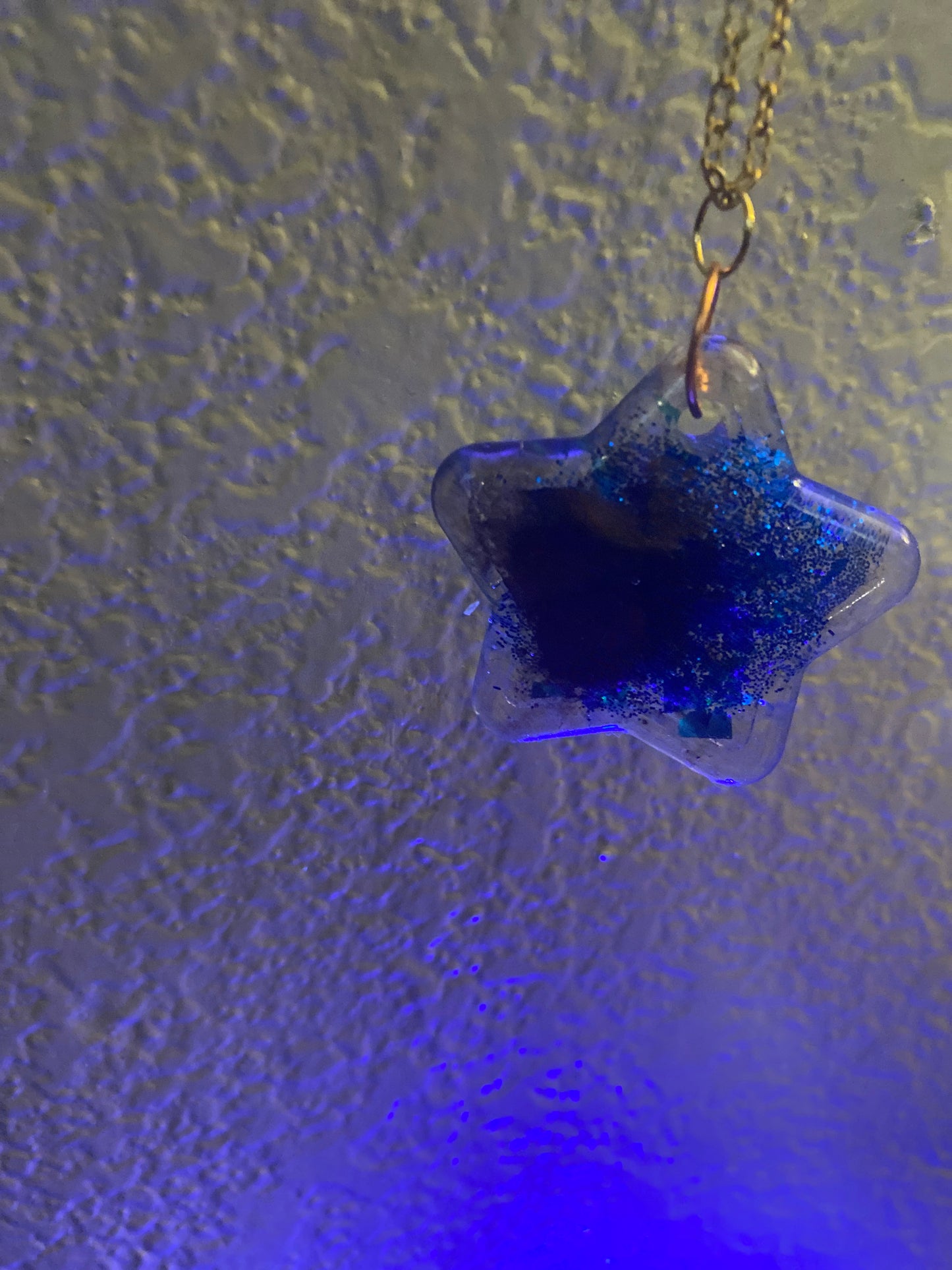 Bronze & Glittery Blue Star Pendant w/22K Gold Plated Chain ⭐️