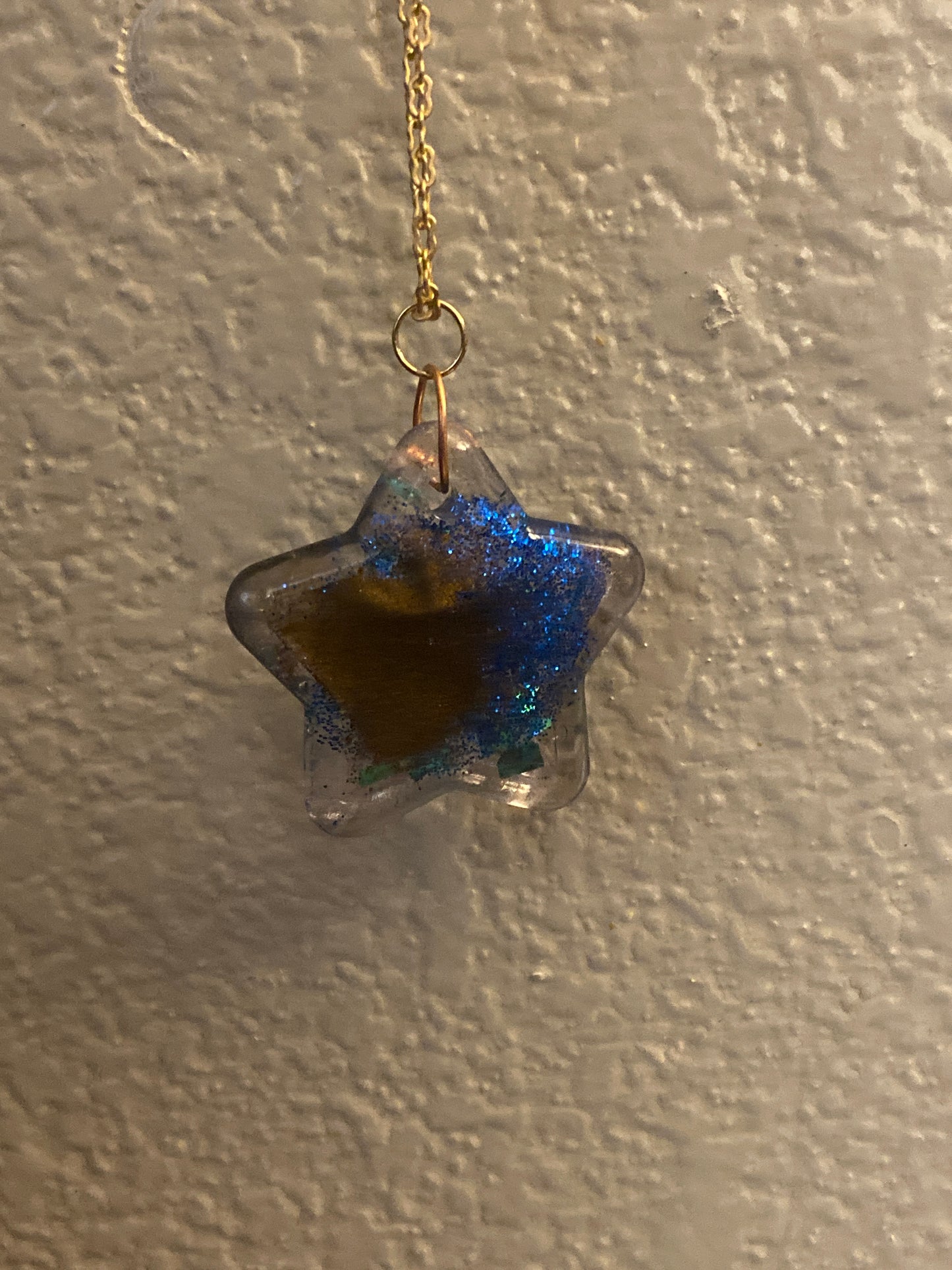 Bronze & Glittery Blue Star Pendant w/22K Gold Plated Chain ⭐️