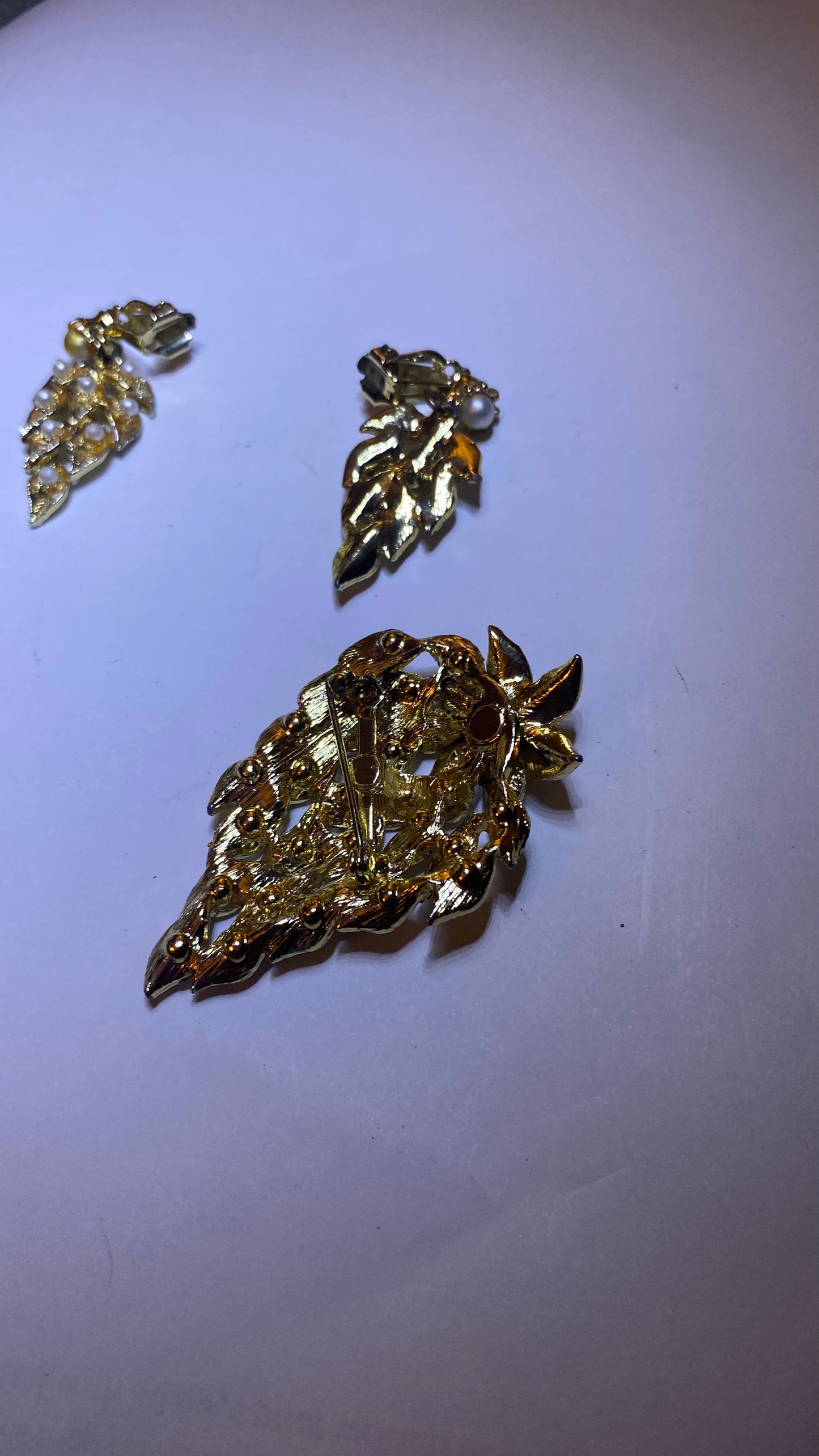 Vintage Brooch & Clip-on Earrings Faux Pearls