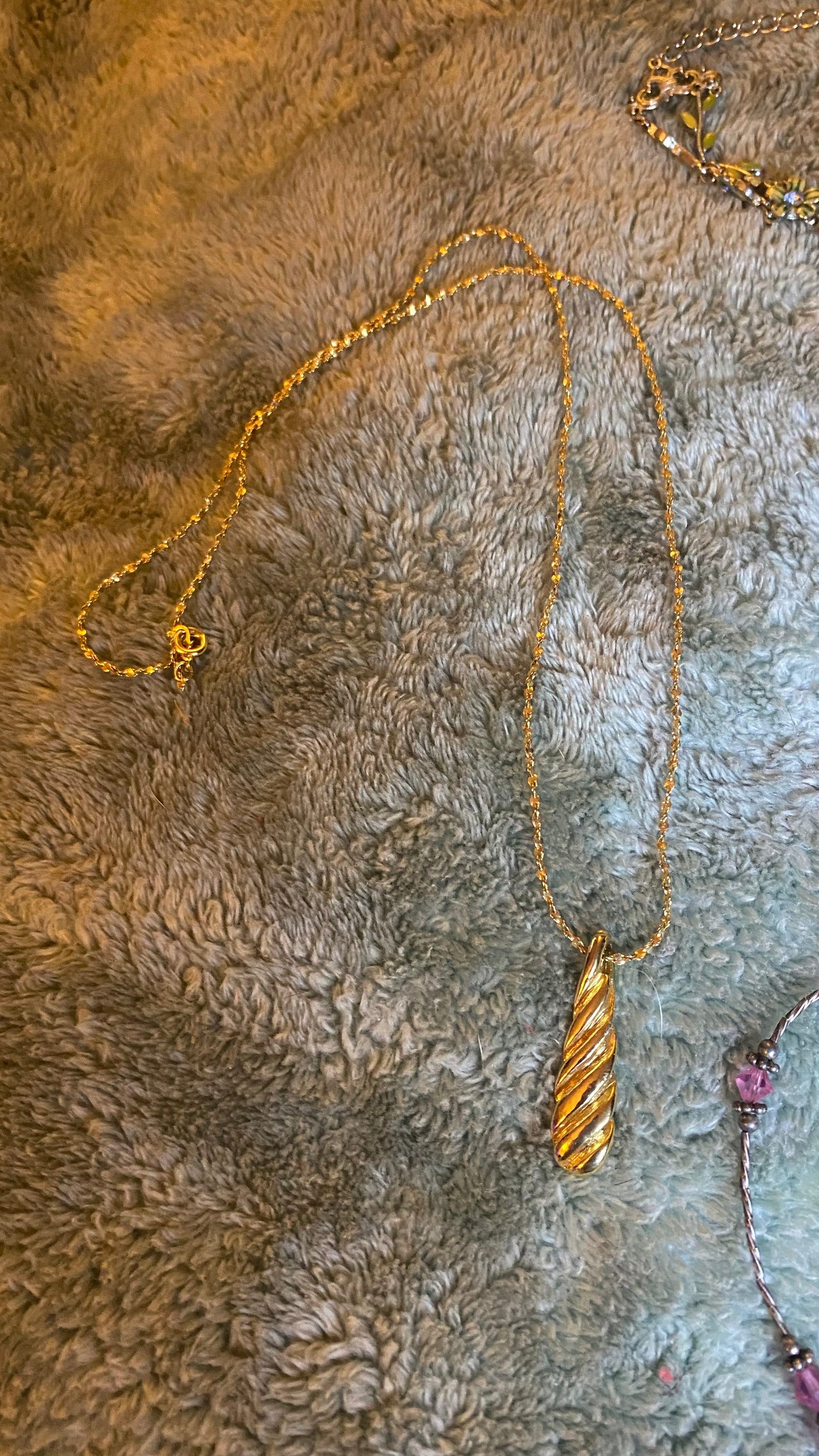 Gold colored Vintage Necklace