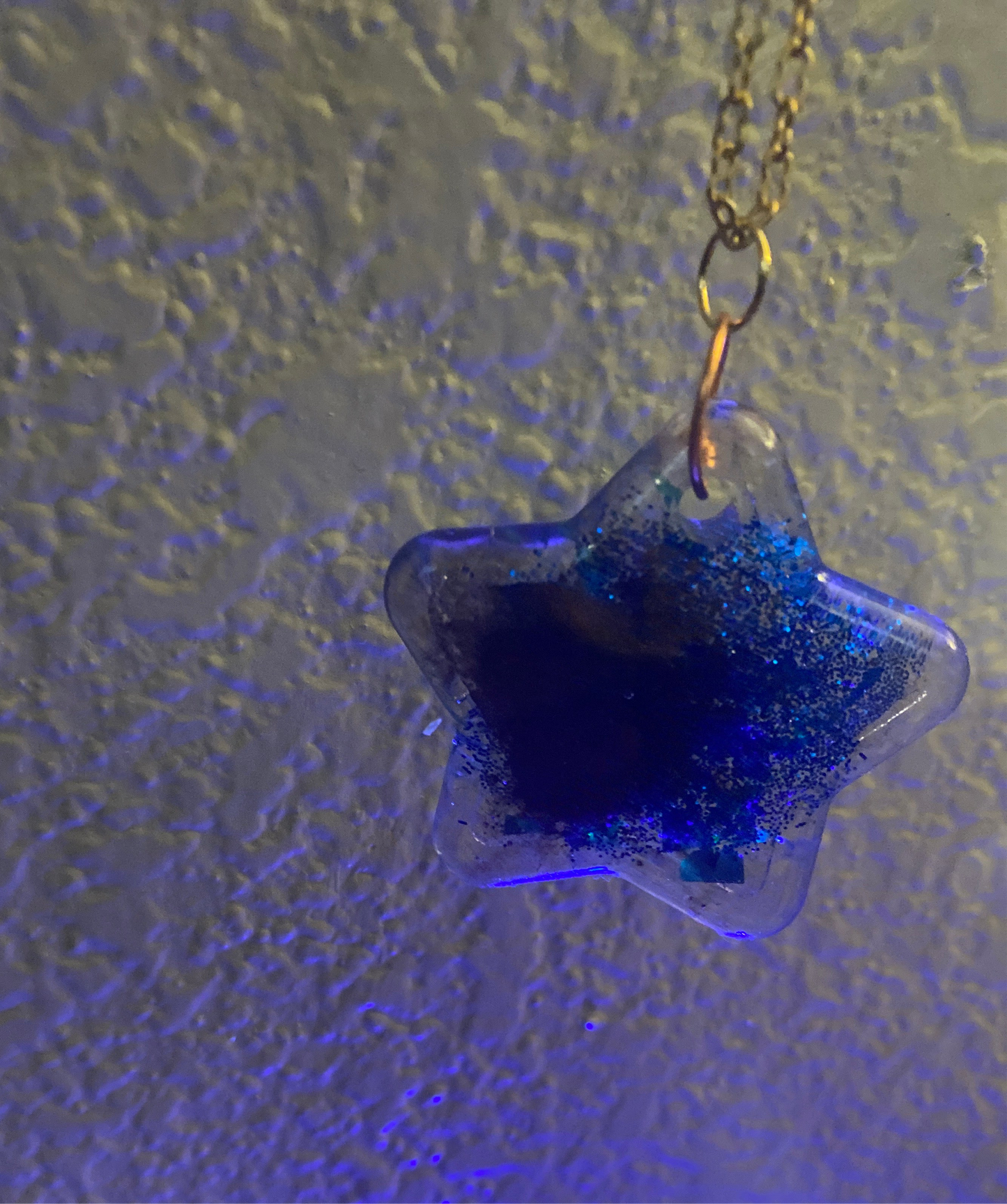 Bronze & Glittery Blue Star Pendant w/22K Gold Plated Chain ⭐️