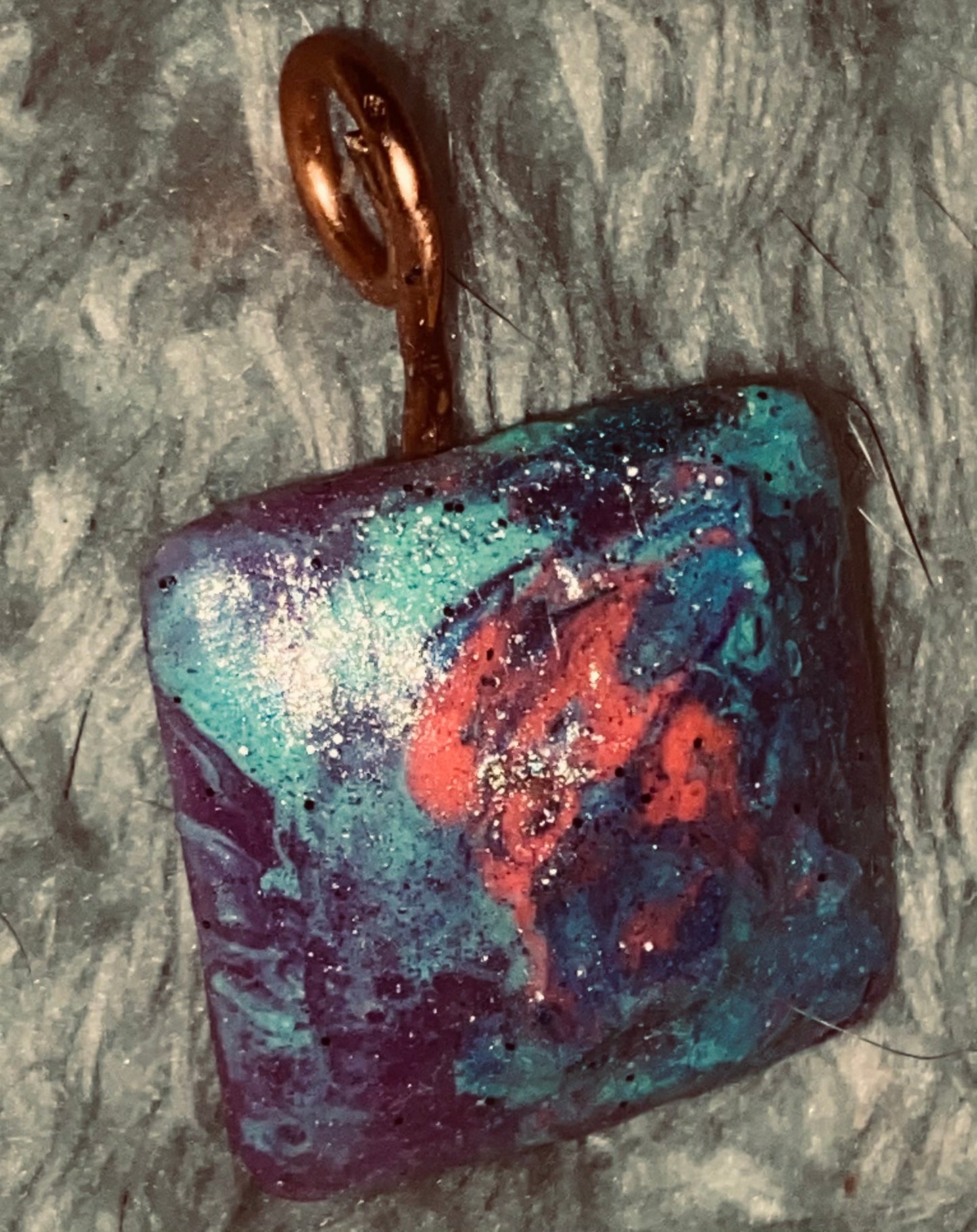 Simple Resin Pendant Copper tone Wire loop